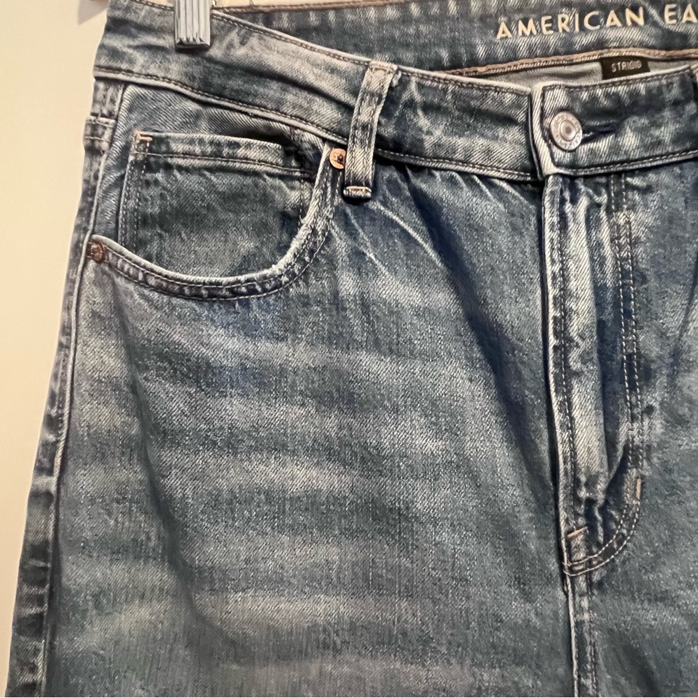 American Eagle Strigid Ripped Mom Jeans High Rise Distressed Straight Leg - Picture 8 of 14